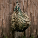 lovequestrian-siatka-na-siano-my-haynet-black-and-forest-green