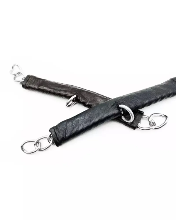 oslonka-na-lancuszek-fager-leather1.webp
