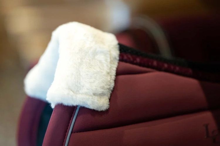 Czaprak-Lauria-Garrelli-Livigno-Elegance-z-futerkiem.webp