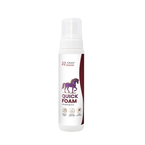 Quick-Foam-odplamiajacy-szampon-w-piance-over-horse.jpg