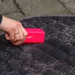 szczotka-do-usuwania-sierści-koni-qhp-multi-function.jpg