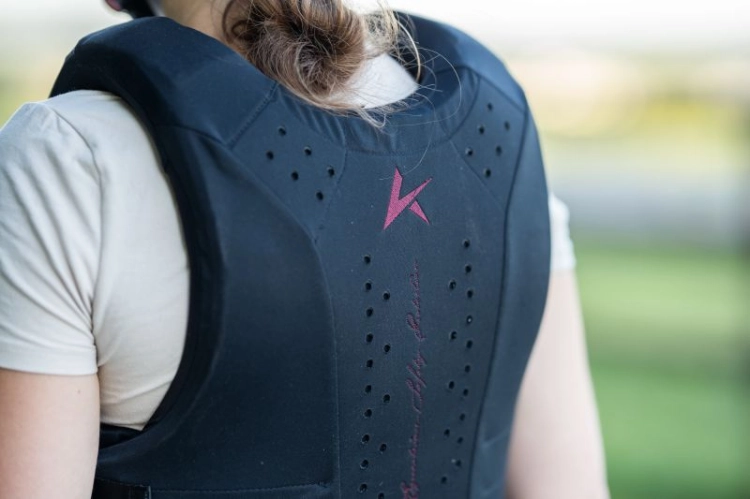 Kamizelka-ochronna-Komperdell-Ultra-Fit-05