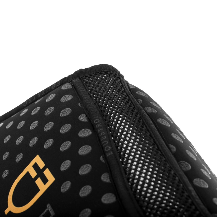 Podkładka EQUESTRO "Memory-Foam-Pad-Silicone-Grip-black-3.jpg
