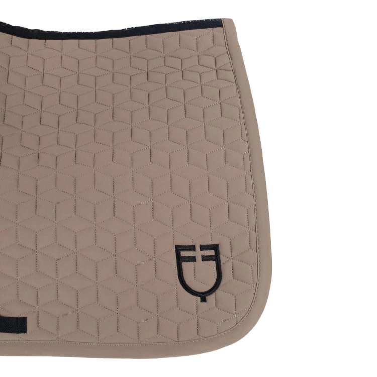 Czaprak-EQUESTRO-Cube-Quilting-SS2026walnut-5.jpg