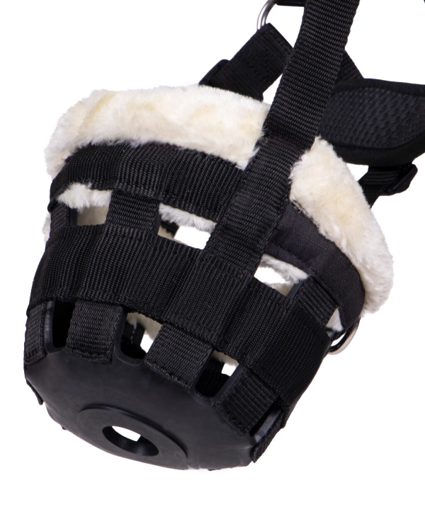 Kaganiec-QHP-Grazemuzzle-with-fur