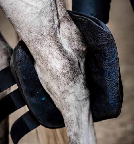 horseware-ice-gel-Ochraniacze-chlodzace-na-staw-skokowy-02