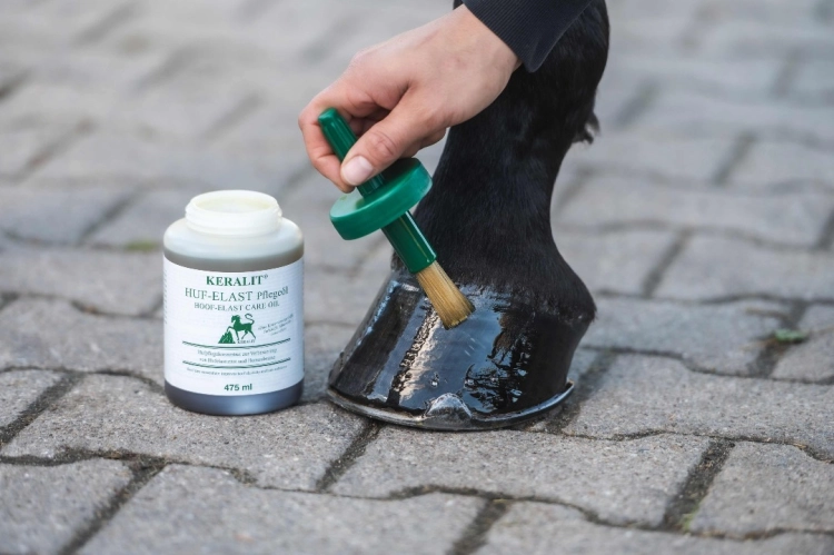 Olej-do-kopyt-KERALIT-Hoof-Elast-Care-Oil-475ml-3