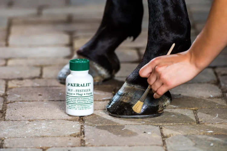 Utwardzacz-do-kopyt-KERALIT-Hoof Strengthener-3