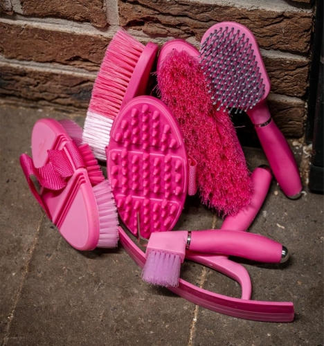 Zestaw-szczotek-do-pielegnacji-HORSEWARE-Newmarket-pink-3