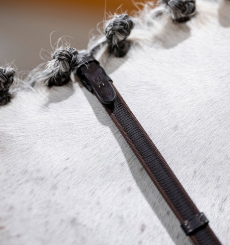 schc01-k000-horseware-rubber-grip-continental-reins-black-stitch-detail_d3mp4gztzfp42dbq.jpg