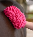 Rekawica-do-czyszczenia-WALDHAUSEN-Grooming-Glove-Microfibre-pink-03