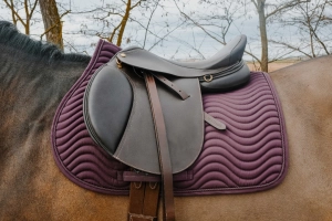 Czaprak Riding World "Wave" burgundy