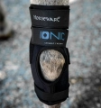 Ochraniacze-na-staw-skokowy-konia-HORSEWARE-Ionic-Hock-Boots-02