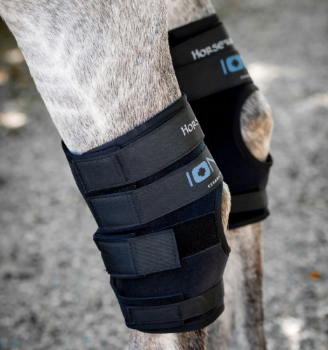 Ochraniacze-na-staw-skokowy-konia-HORSEWARE-Ionic-Hock-Boots-1