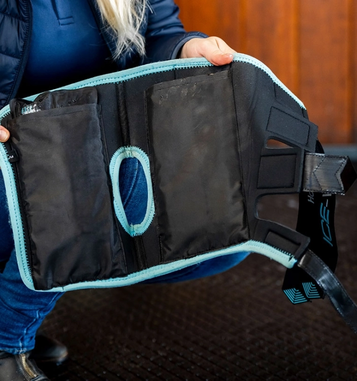 Ochraniacze-chlodzaco-wibrujace-na-staw-skokowy-konia-HORSEWARE-Ice-Vibe-Hock-Wraps-03