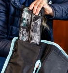 Ochraniacze-chlodzaco-wibrujace-na-staw-skokowy-konia-HORSEWARE-Ice-Vibe-Hock-Wraps-04