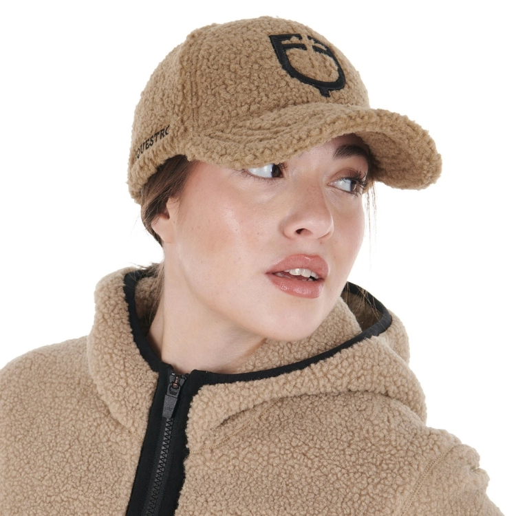 Czapka-z-daszkiem-EQUESTRO-Teddy-AW2026-license/black-07