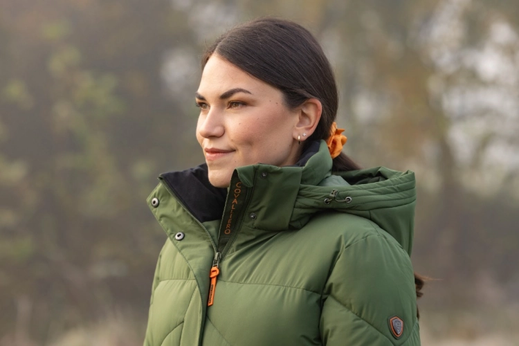 Plaszcz-zimowy-damski-Covalliero-Collection-AW2026-forest-green-10