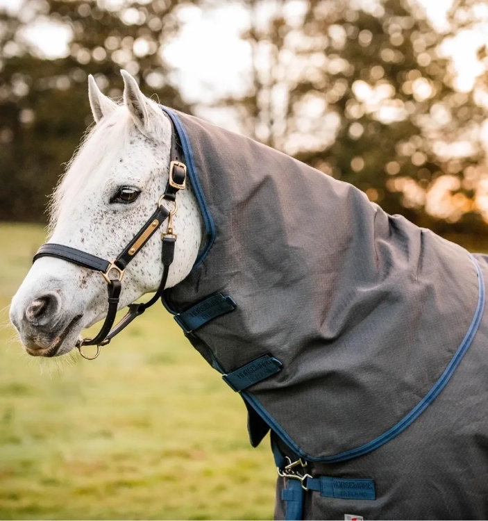 HORSEWARE Rhino Hexstop Plus 1000D 250g Derka padokowa z kapturem