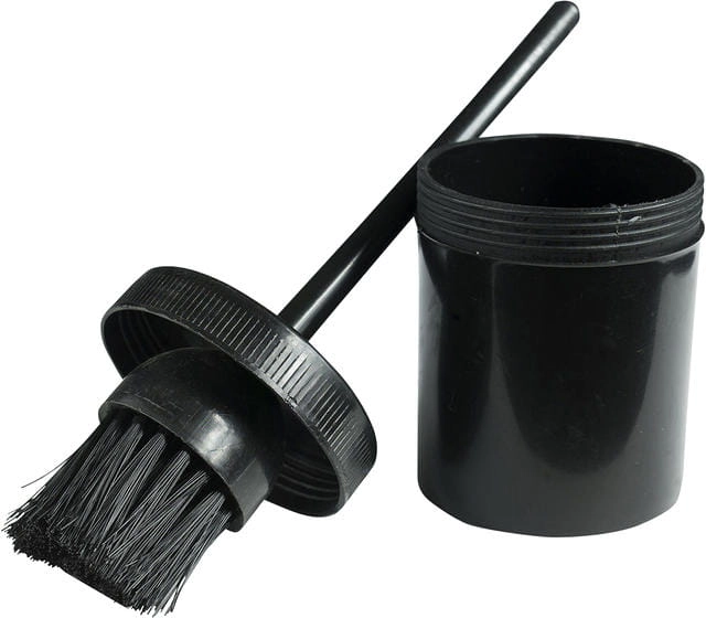 pedzel-do-kopyt-horze-z-pojemnikiem